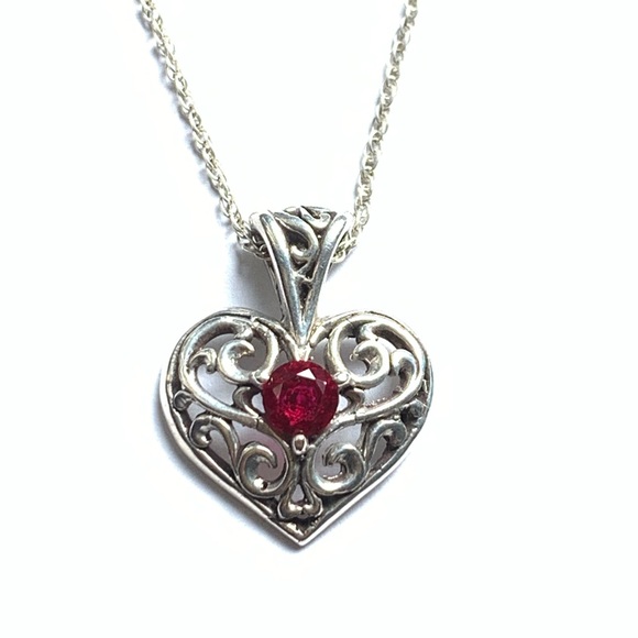 Sterling silver and garnet heart pendant and chain - Picture 3 of 3